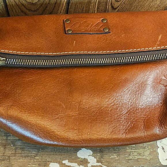 Patricia Nash large wristlet - Picture 1 of 9